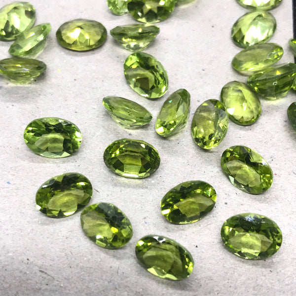 Peridot Oval Faceted 8x6 mm. Green, Creatine 100% Natural, AAA gem quality Pack of 1 Piece(#G- 128 )