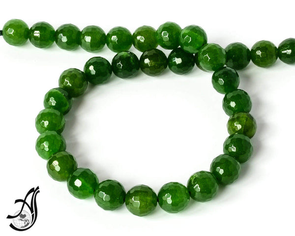 Taiwan Jade Faceted Round 12 mm Exceptional ,Green, very creative,one of a kind. Nafrite (V)