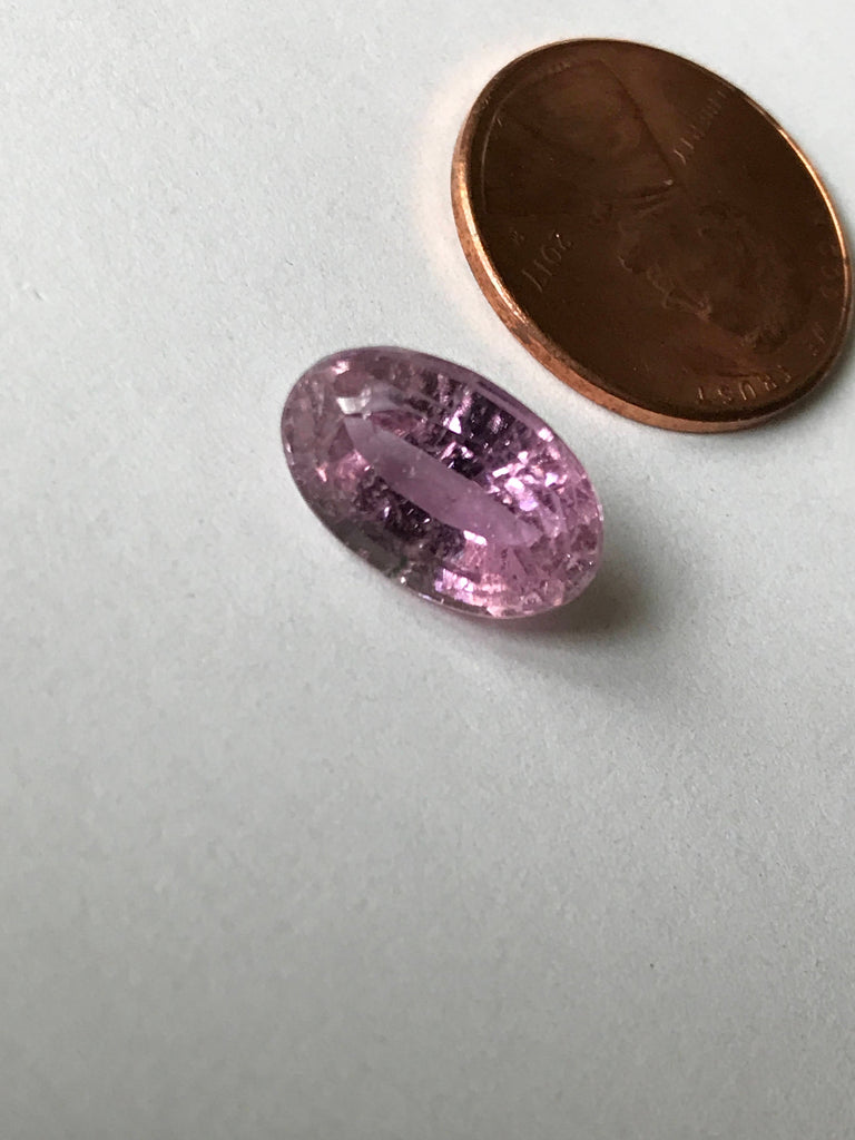 Kunzite Oval facetted , 100% natural ,Excelent brillience and color , 8.2x13.11 mm appx.