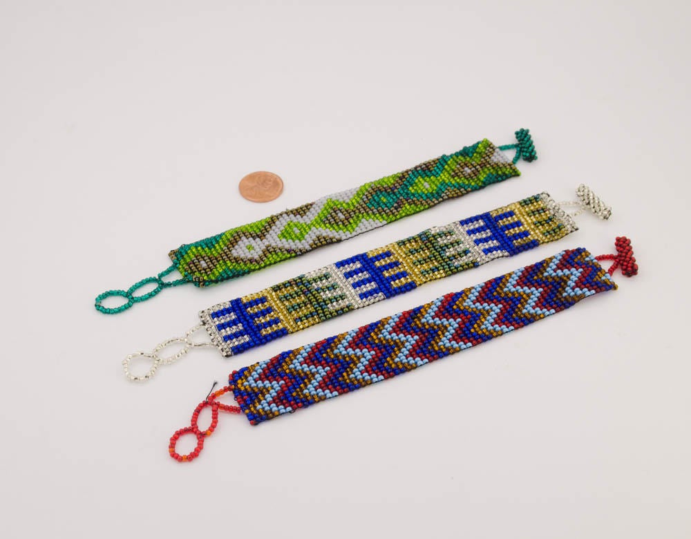 Beautiful 8 Inch multicolor seed bead Bracelet,Green,Blue,Red