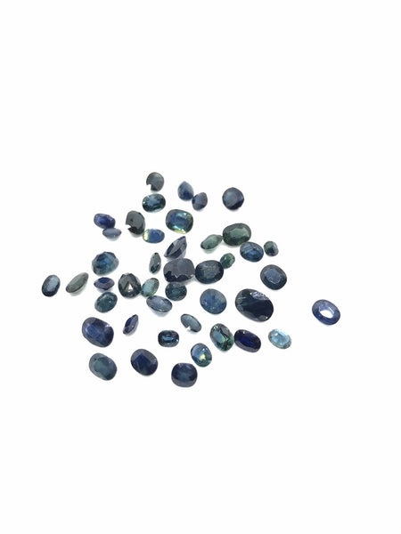 One Piece Blue Saphire Faceted Oval out of Mix lot Size 3x4 to6x4 mm , Decent quality, Price is Per piece. 100% natural (G-00066)
