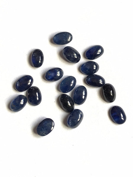 Natural Saphire Cabochon 5.67 x 7.45 , Blue. 100% natural, No treatment at ll