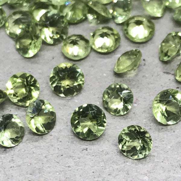 Peridot  Round Faceted  4 to 4.5 mm. Green, Creatine 100% Natural, AAA gem quality Pack of 10  Piece(#G- 129 )