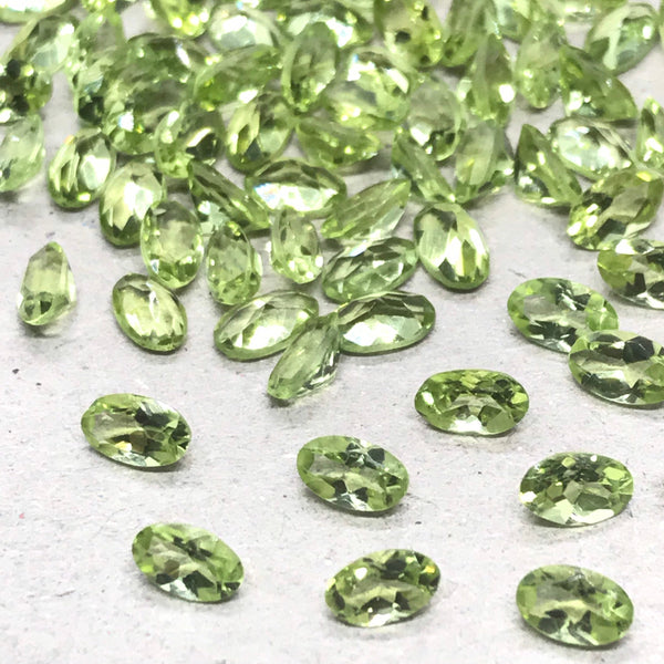 Peridot Oval Faceted 5x3 mm. Green, Creatine 100% Natural, AAA gem quality (#G- 131))