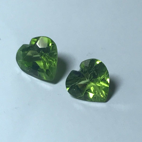 Peridot  Heart Shape Faceted  8x8 mm. Green, Creatine 100% Natural, AAA gem quality  (#G- 133 )